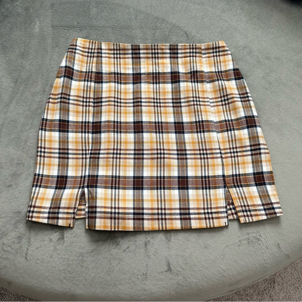 This is a mini, plaid skirt from ‘Love On A Hangers’ collection.